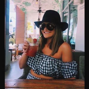 Meet your Posher, Rebecca